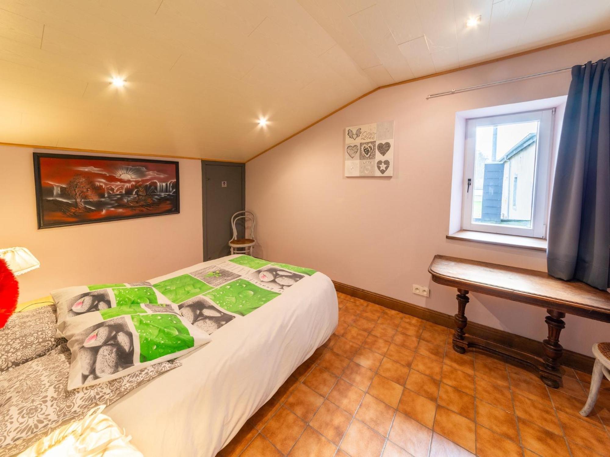 Holiday Home With Bubble Bath Florenville Exterior photo