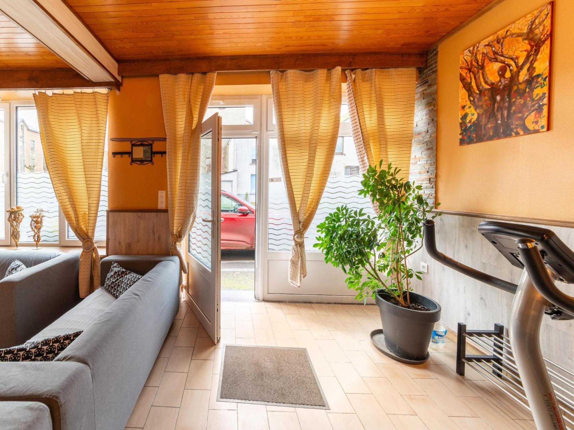 Holiday Home With Bubble Bath Florenville Exterior photo