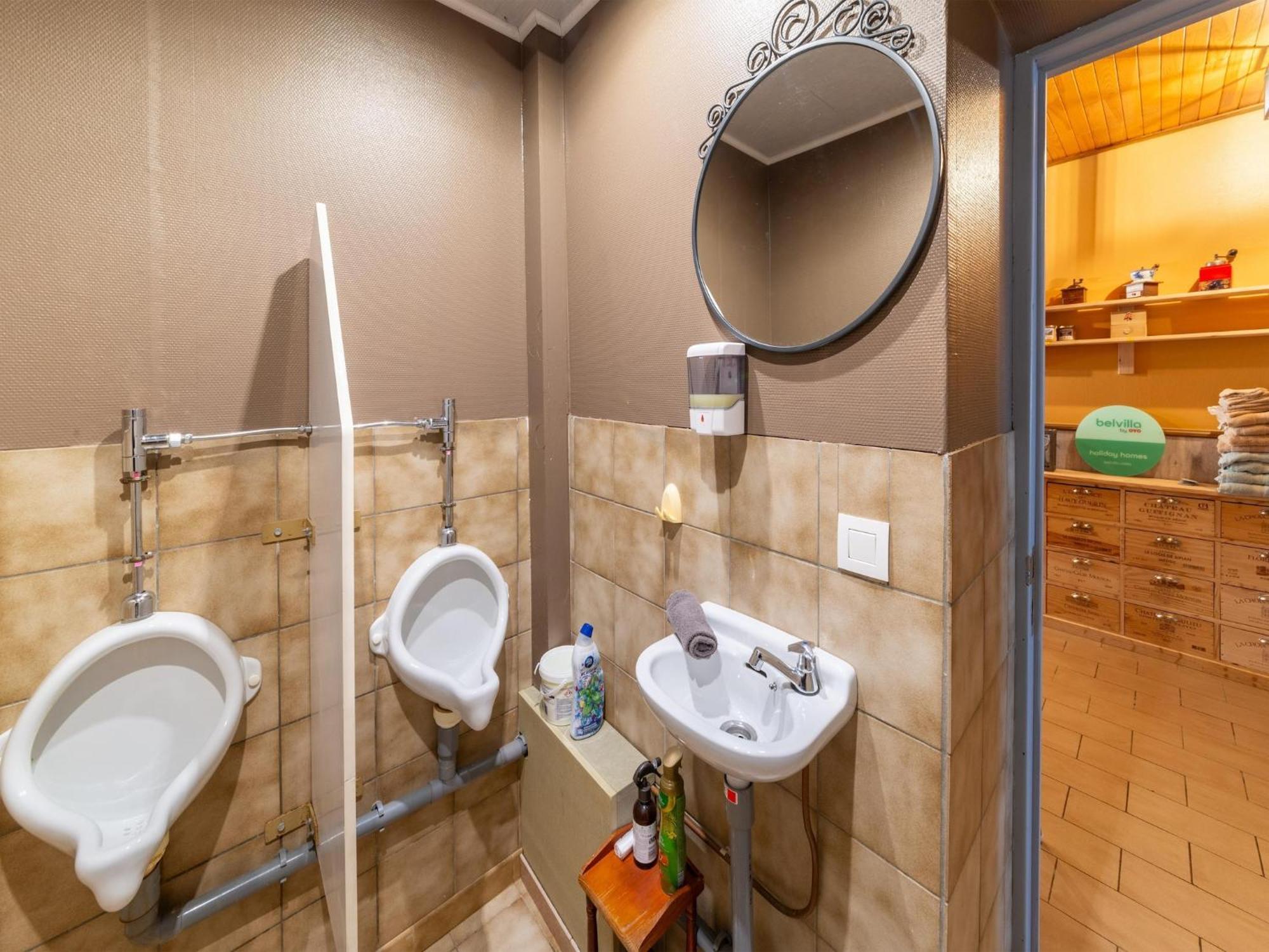 Holiday Home With Bubble Bath Florenville Exterior photo