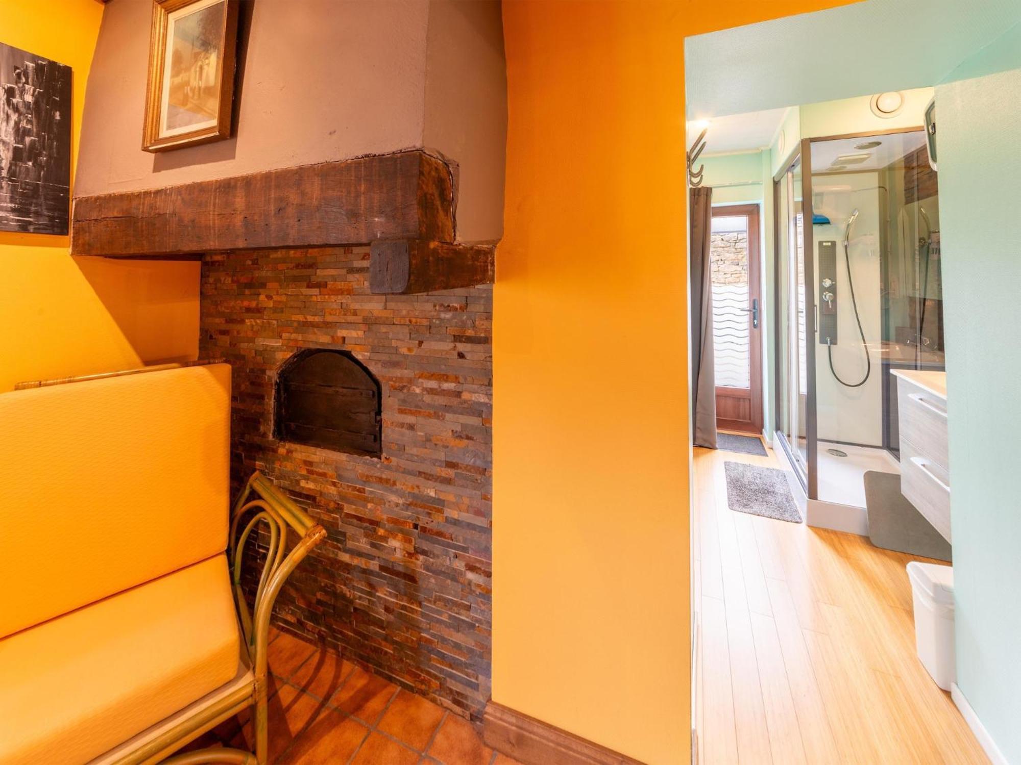 Holiday Home With Bubble Bath Florenville Exterior photo